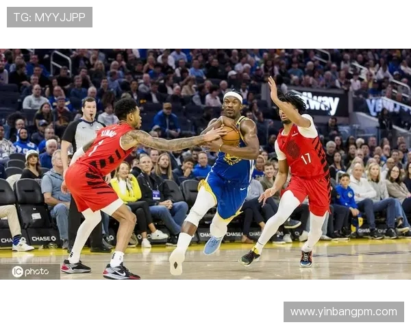 巴特勒表现出色三分命中率高效全场贡献12分3篮板2助攻3抢断 巴特勒表现出色三分命中率高效全场贡献12分3篮板2助攻3抢断